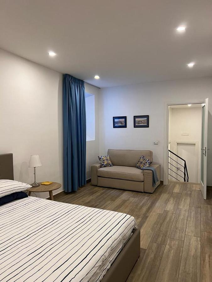 Ferienwohnung Casa Gaia A Due Passi Dal Duomo Neapel Exterior foto