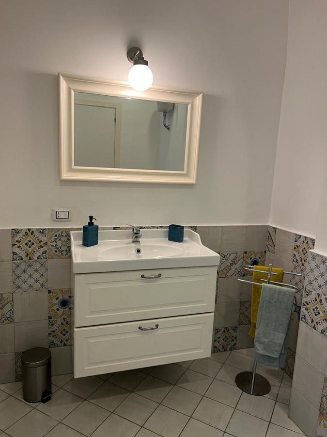 Ferienwohnung Casa Gaia A Due Passi Dal Duomo Neapel Exterior foto
