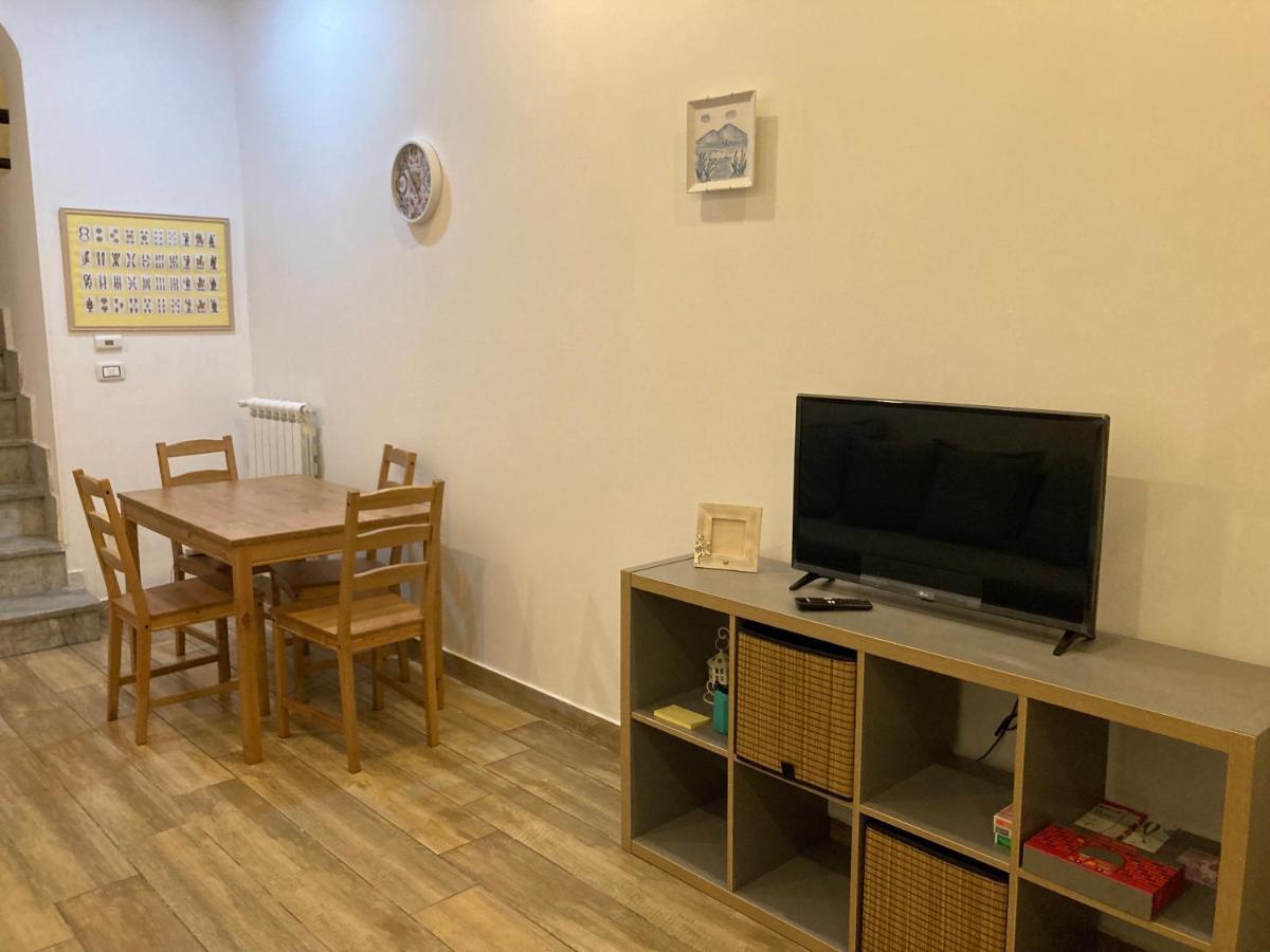 Ferienwohnung Casa Gaia A Due Passi Dal Duomo Neapel Exterior foto